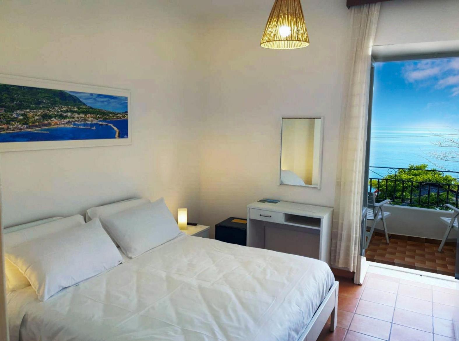 Villa Bina Sea Hotel Sant'Angelo  Εξωτερικό φωτογραφία