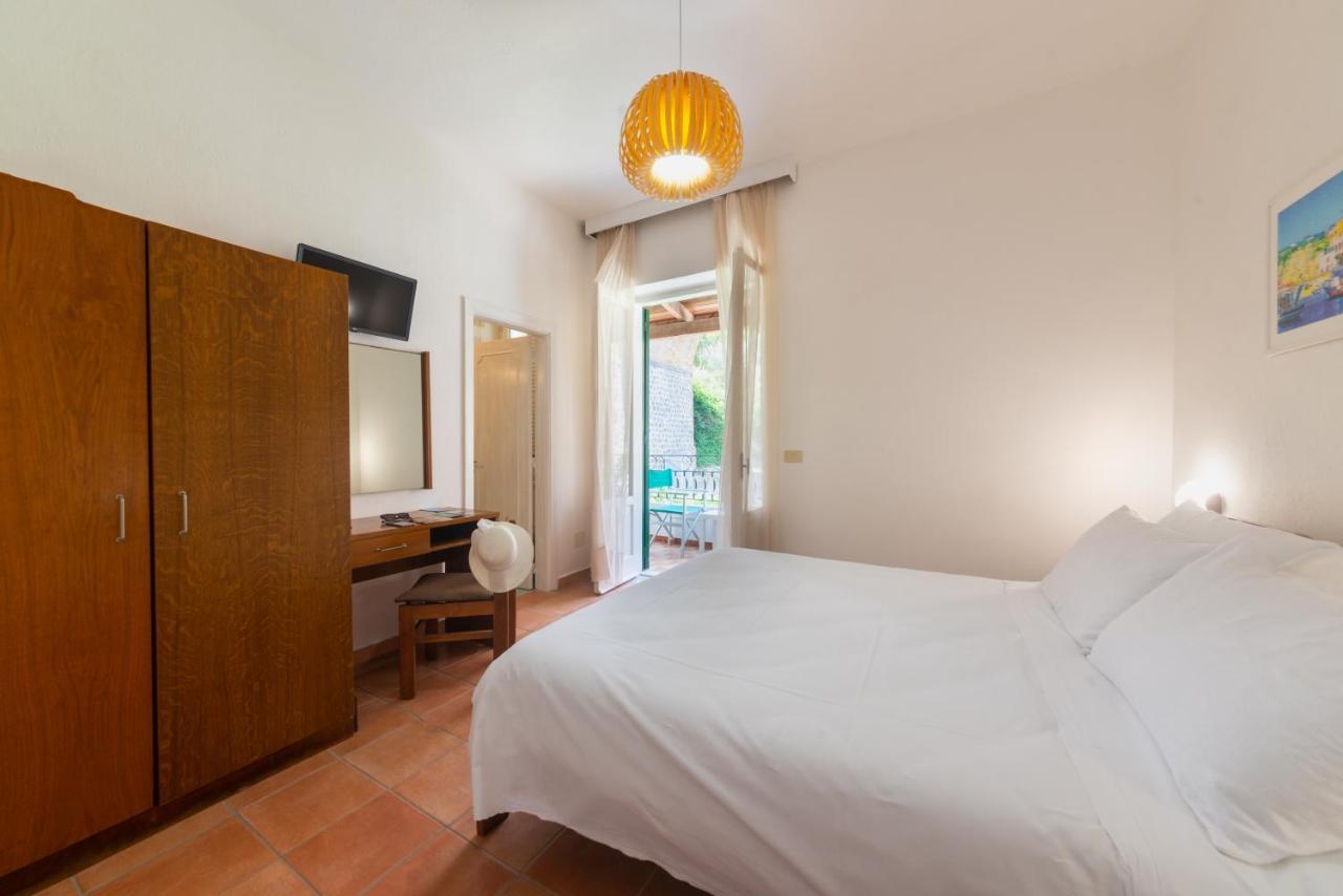 Villa Bina Sea Hotel Sant'Angelo  Εξωτερικό φωτογραφία