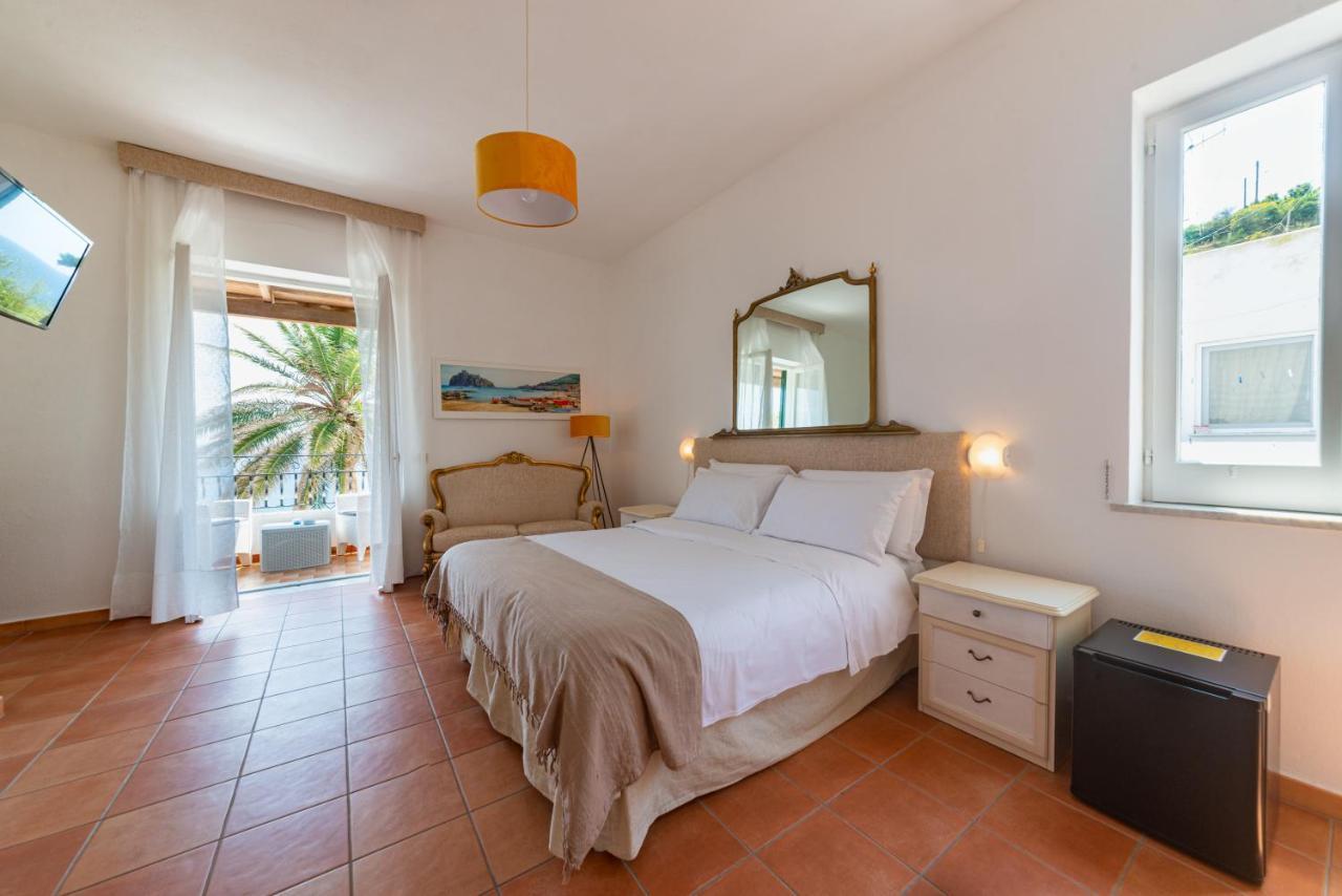 Villa Bina Sea Hotel Sant'Angelo  Εξωτερικό φωτογραφία