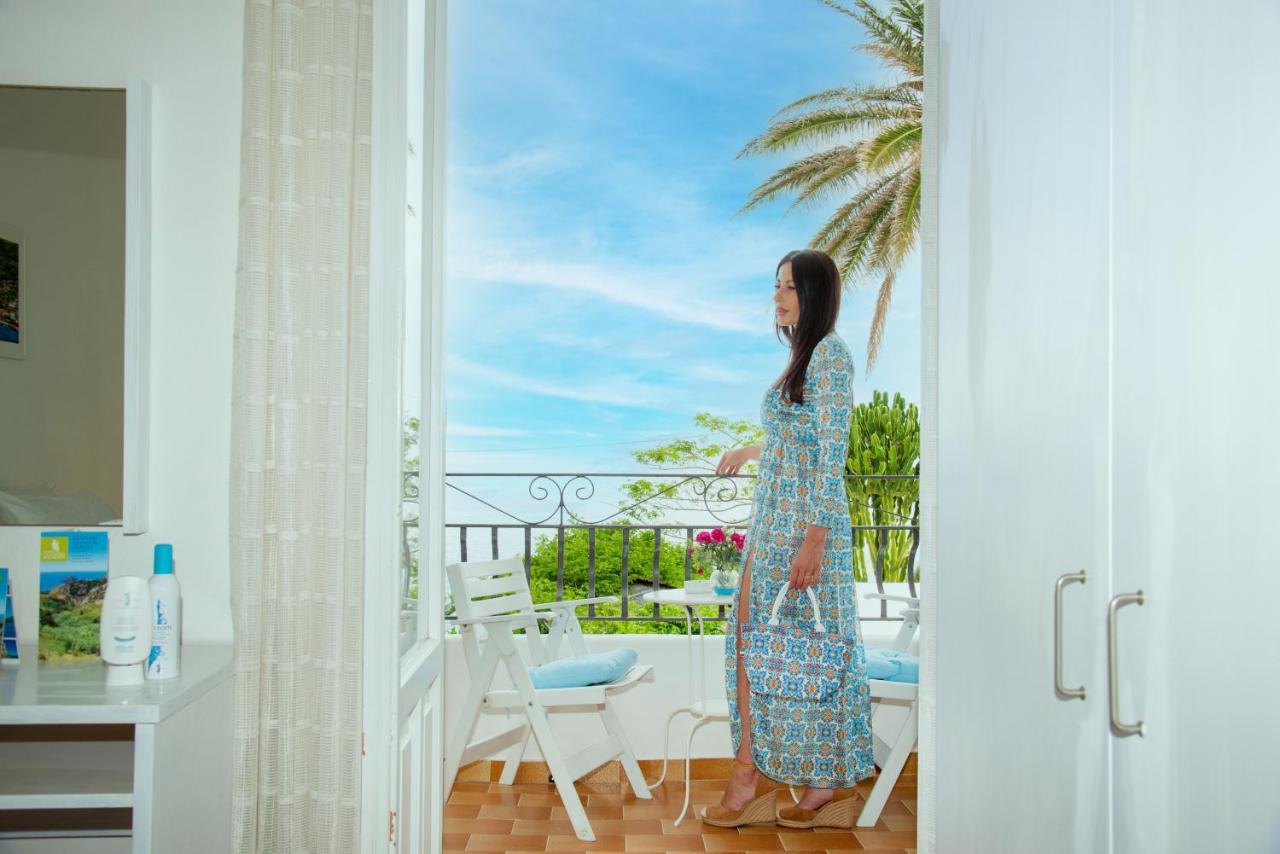 Villa Bina Sea Hotel Sant'Angelo  Εξωτερικό φωτογραφία