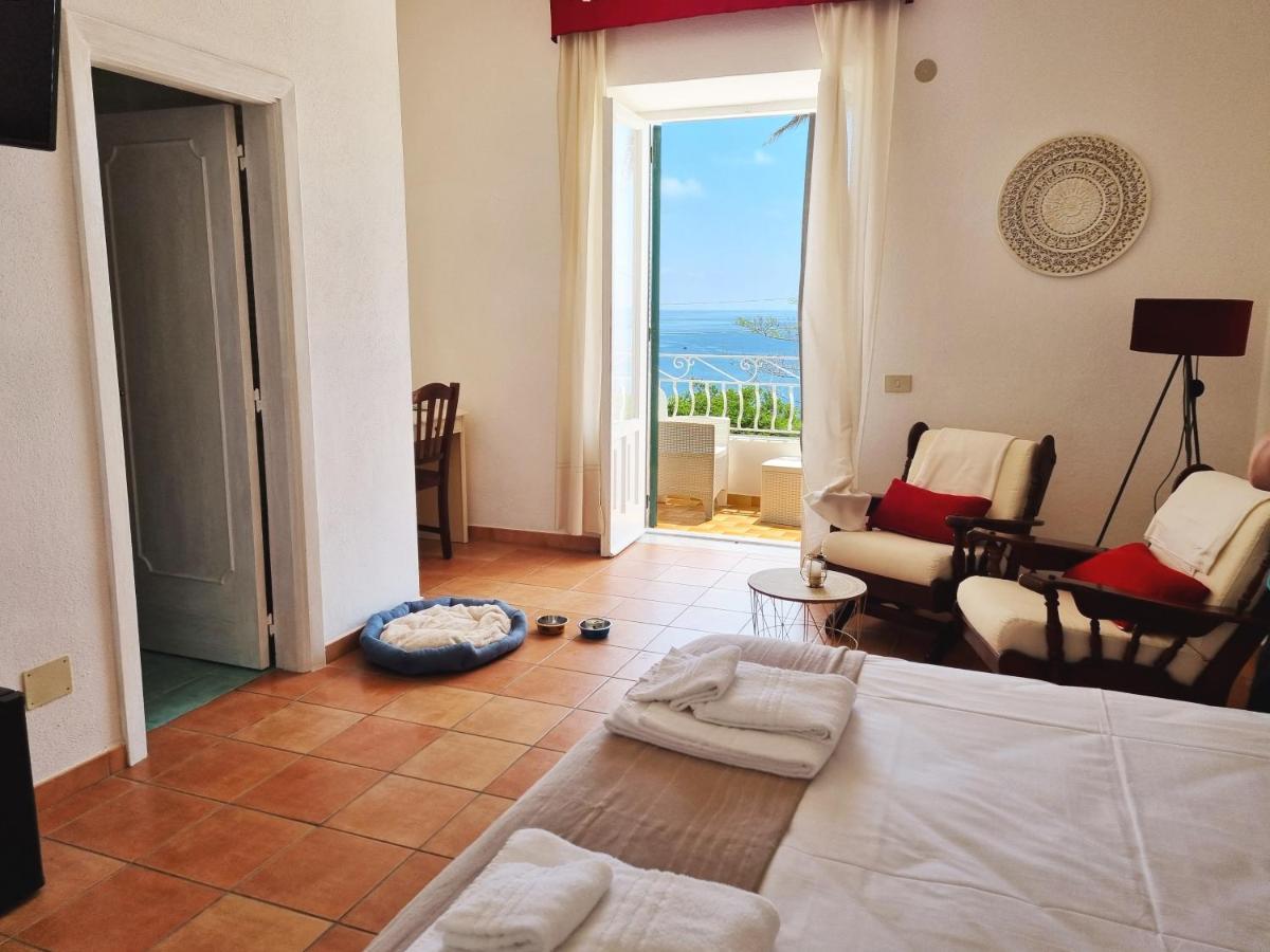 Villa Bina Sea Hotel Sant'Angelo  Εξωτερικό φωτογραφία