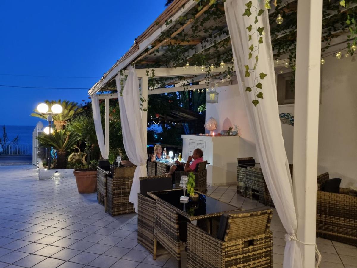 Villa Bina Sea Hotel Sant'Angelo  Εξωτερικό φωτογραφία